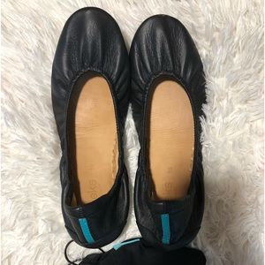 Super comfortable black Tieks flats. Size 10.